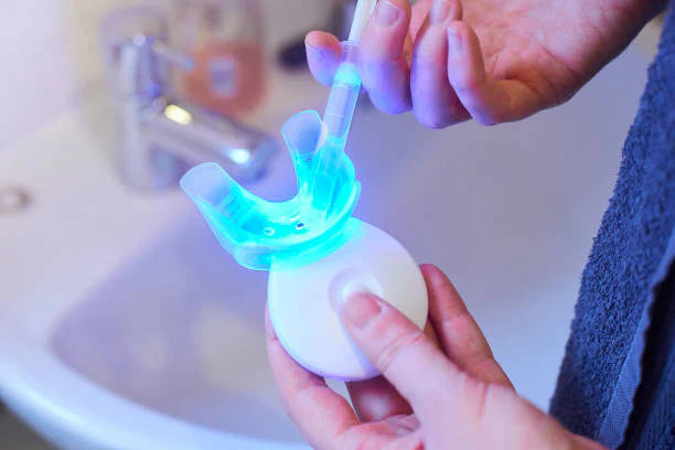 Blanqueador Dental con Luz UV PREMIUM